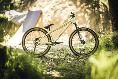 ALL-NEW STITCHED 360: CANYON'S LEGENDARY DIRT JUMPER FLIES